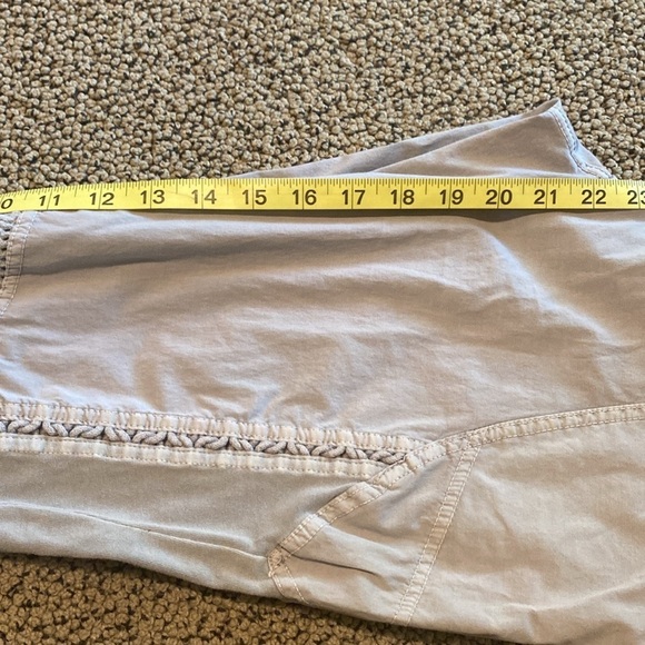 XCVI Capri Gray Pants Size XS in Like New Condition - Picture 5 of 7
